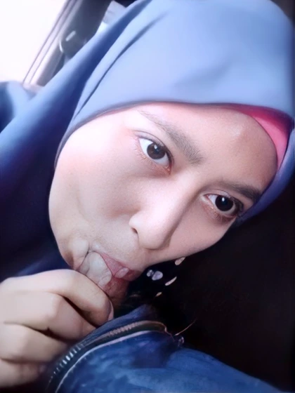 Bokep Jilbab – Ukhti Emut di Mobil Muka Sange Banget