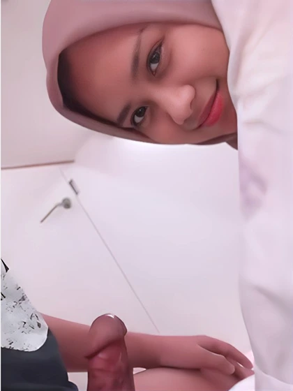 Bokep Jilbab – Senyum Terus di Liatin Otong Tegang