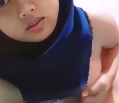Bokep Jilbab – Gak Ada Dildo, Botol pun Enak 