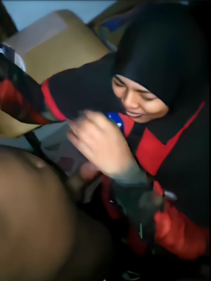 Bokep Jilbab – Ukhti Malu2 Sepong Otong di Gudang